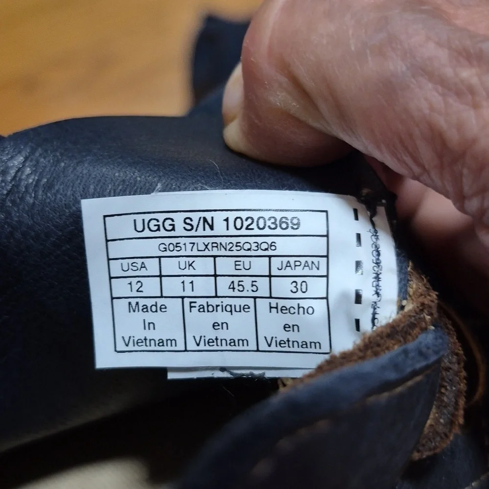 UGG Men's Sz. 12 Neumel Unlined Leather Chukka Boot In Dark Blue